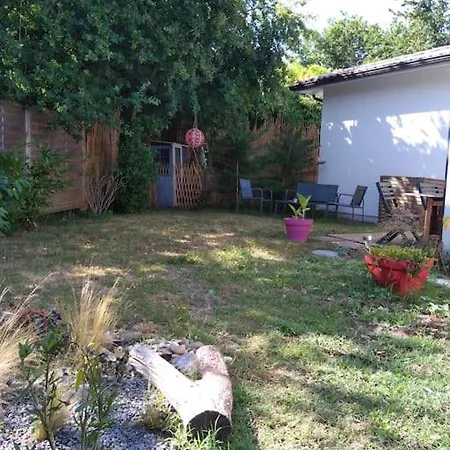 Petite Maison Avec Jardin Entre Et Village Дом отдыха